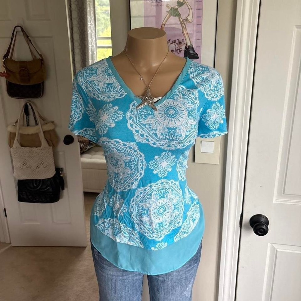 y2k 2000s blue paisley print fitted tee